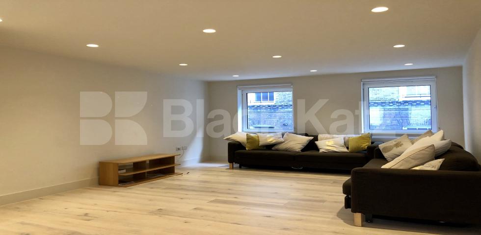 			NEW INSTRUCTION, 2 Bedroom, 1 bath, 1 reception Flat			 Strutton Ground - Lesley Court , St James`s Park / Westminster 